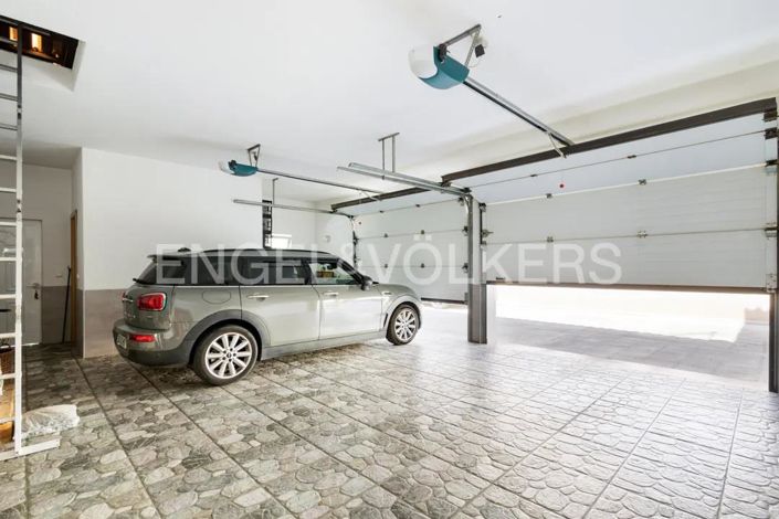 Image No.48-4 Bed House for sale