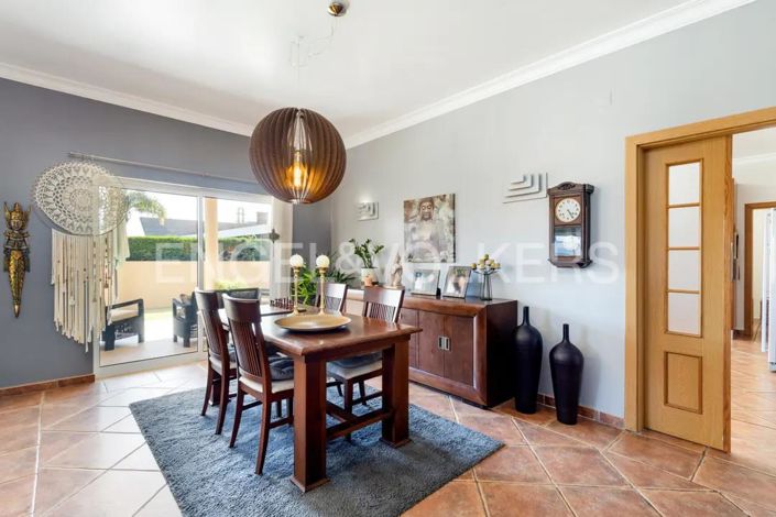 Image No.9-4 Bed House for sale