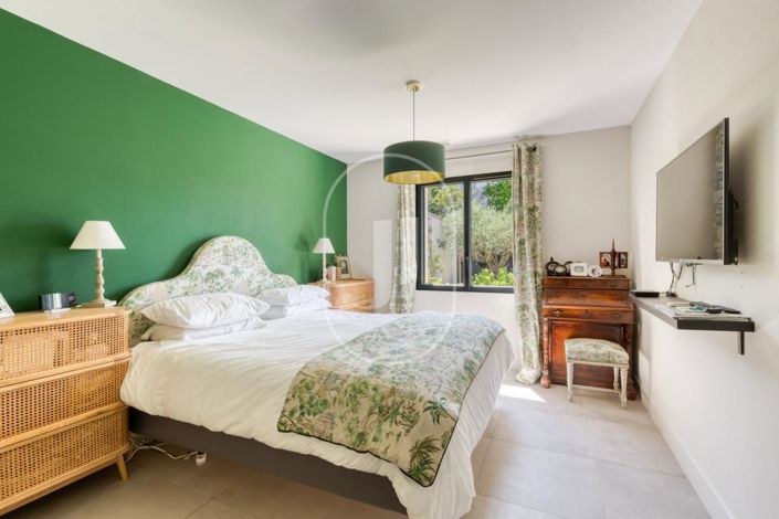 Image No.5-4 Bed House for sale