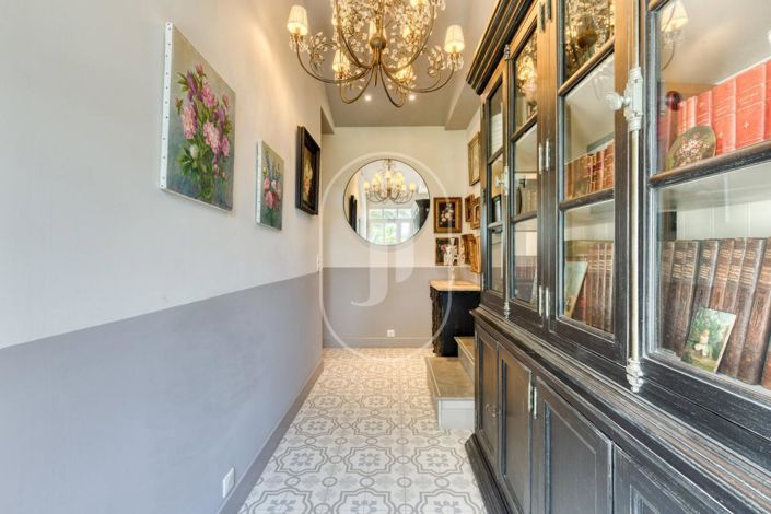 Image No.8-4 Bed House for sale