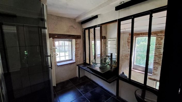 Image No.23-8 Bed House for sale