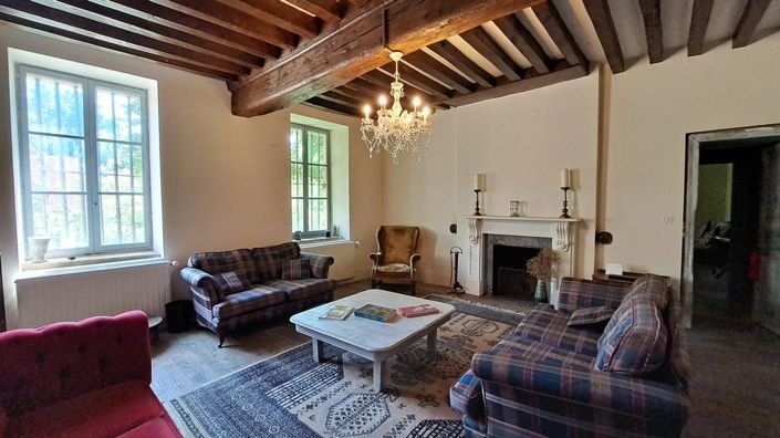 Image No.5-8 Bed House for sale