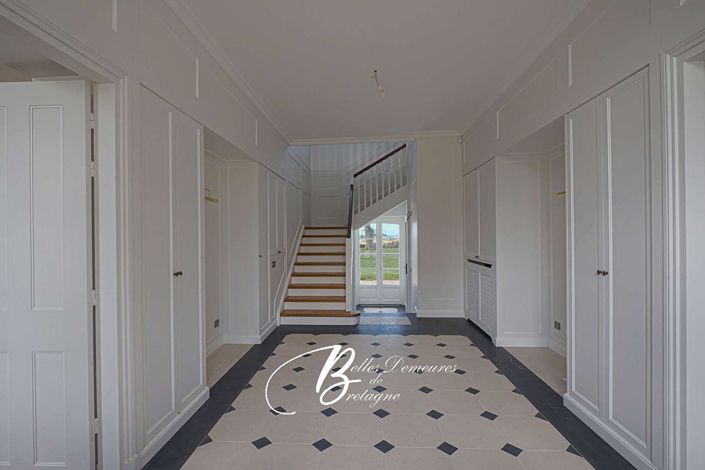 Image No.3-10 Bed Property for sale