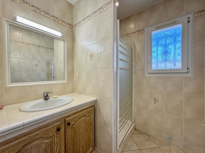 Image No.18-4 Bed House for sale