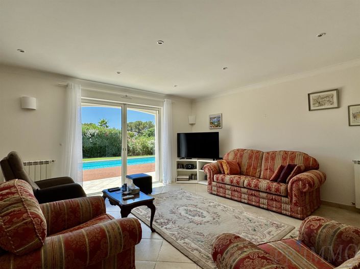 Image No.2-4 Bed House for sale