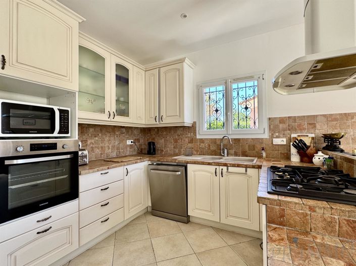 Image No.6-4 Bed House for sale