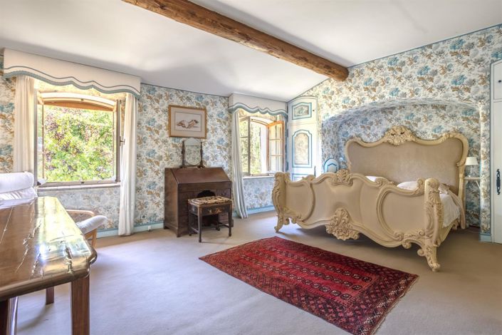 Image No.16-9 Bed Property for sale