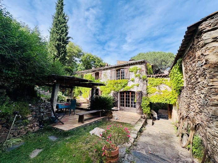 Image No.2-9 Bed Property for sale