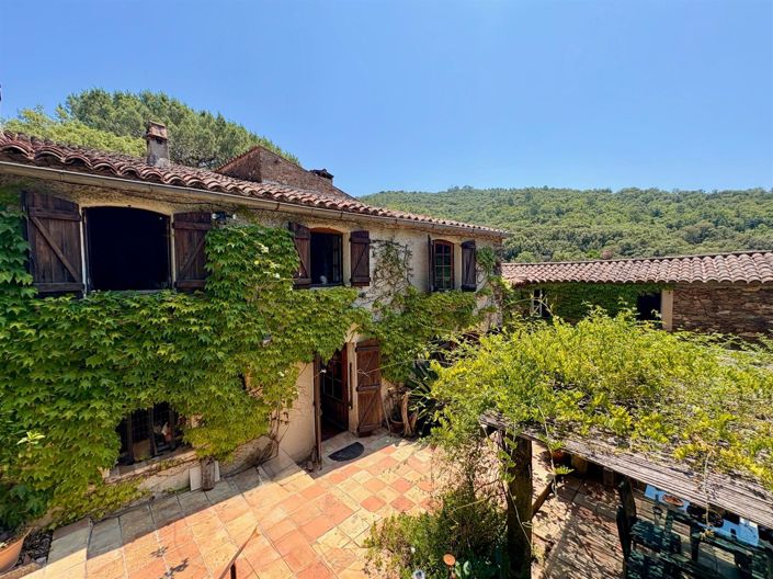 Image No.3-9 Bed Property for sale