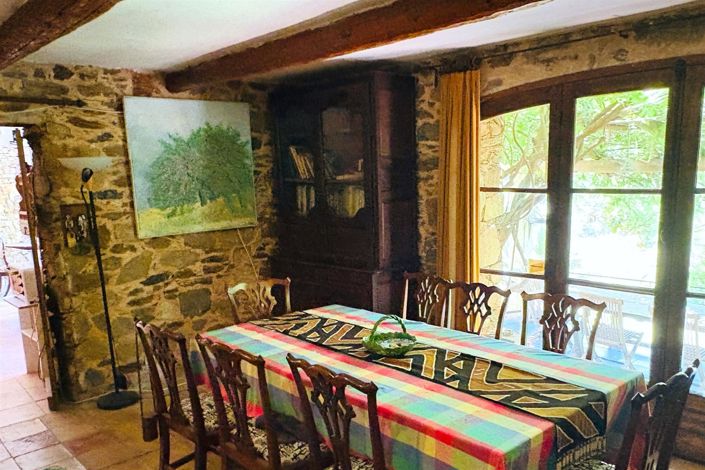 Image No.4-9 Bed Property for sale