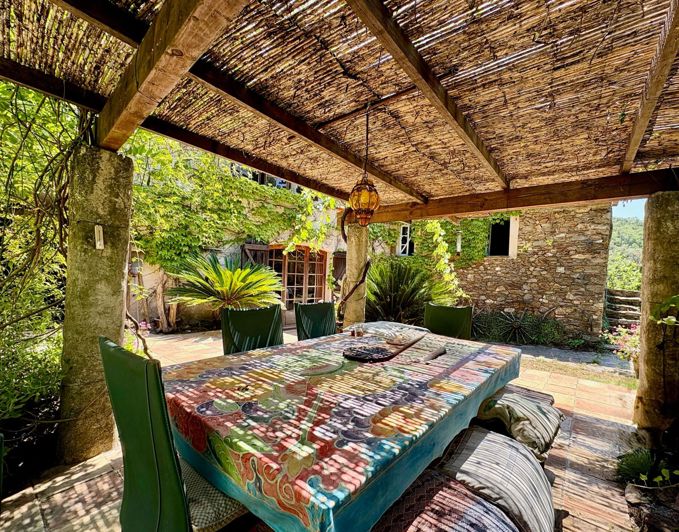 Image No.7-9 Bed Property for sale