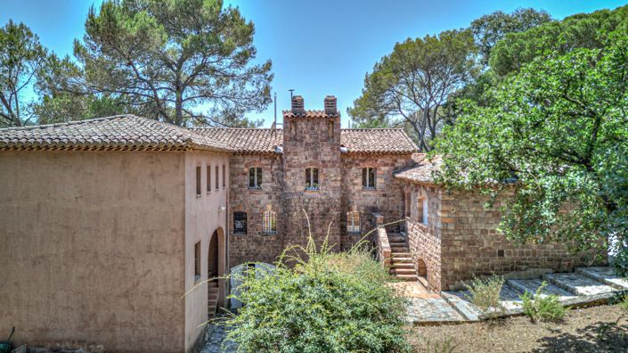 Image No.10-4 Bed Property for sale