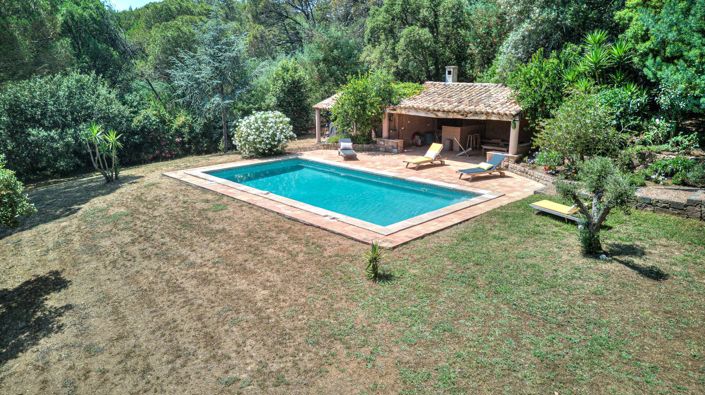 Image No.4-4 Bed Property for sale