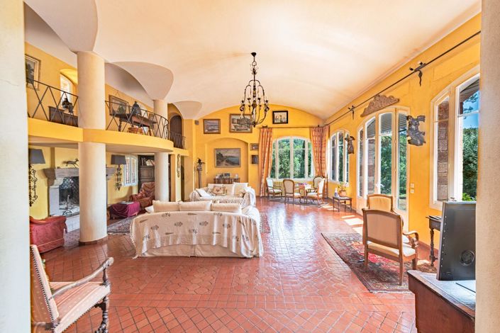 Image No.9-4 Bed Property for sale