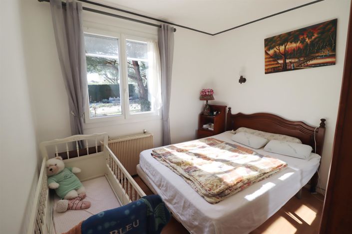 Image No.9-4 Bed House for sale