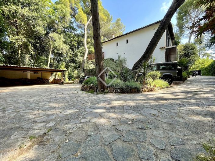 Image No.28-6 Bed House for sale