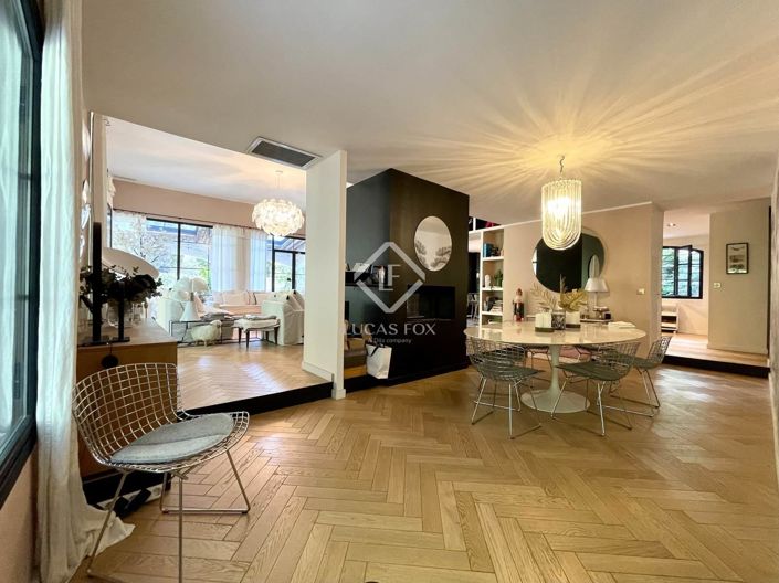 Image No.9-6 Bed House for sale