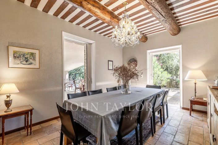 Image No.6-5 Bed House for sale