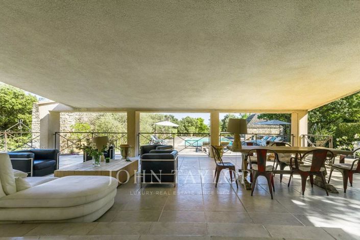 Image No.9-5 Bed House for sale