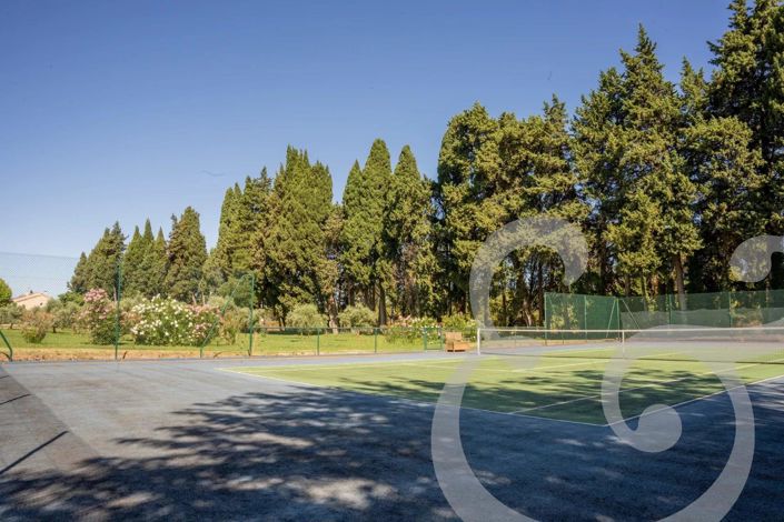 Image No.8-5 Bed House for sale