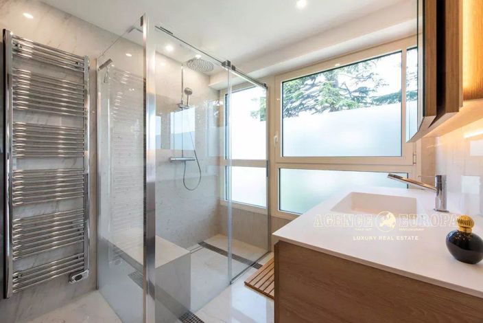 Image No.12-3 Bed Apartment for sale