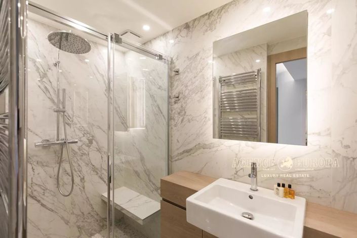 Image No.18-3 Bed Apartment for sale