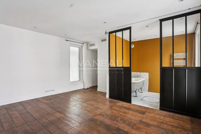 Image No.8-5 Bed House for sale