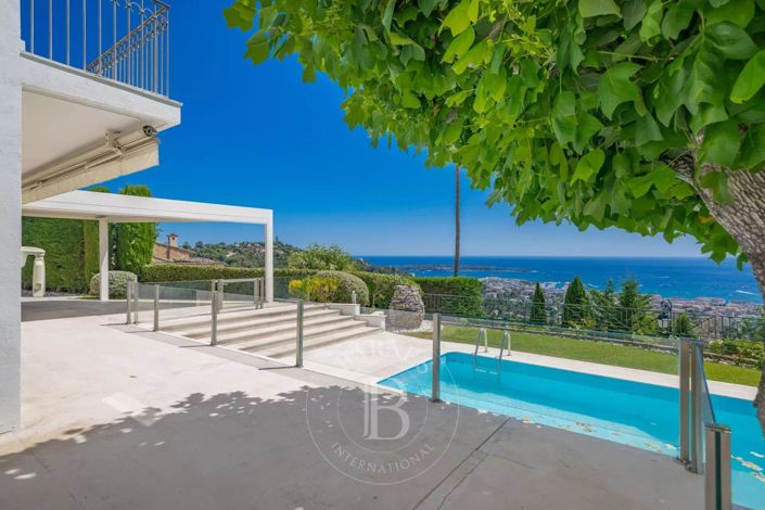 Image No.19-5 Bed House for sale