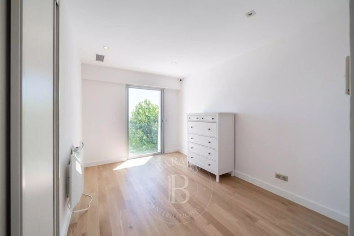 Image No.22-5 Bed House for sale