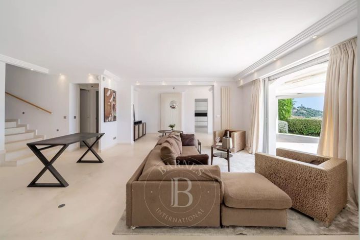 Image No.5-5 Bed House for sale