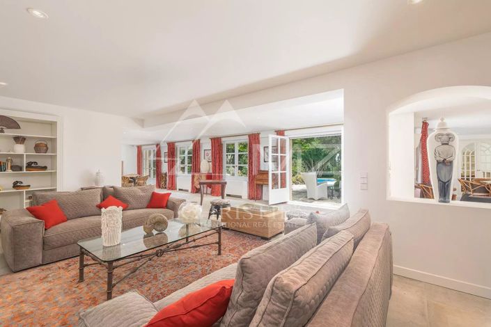 Image No.4-5 Bed House for sale