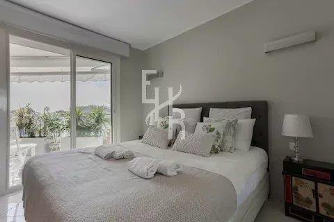 Image No.10-3 Bed Apartment for sale