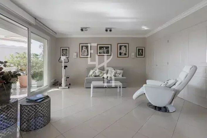 Image No.19-3 Bed Apartment for sale