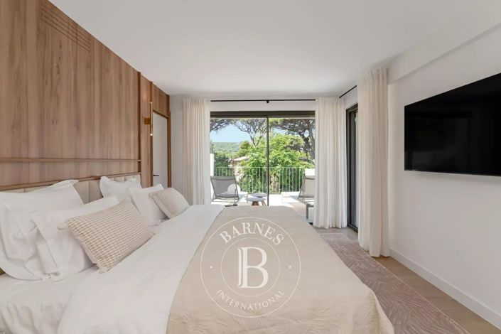 Image No.10-5 Bed House for sale