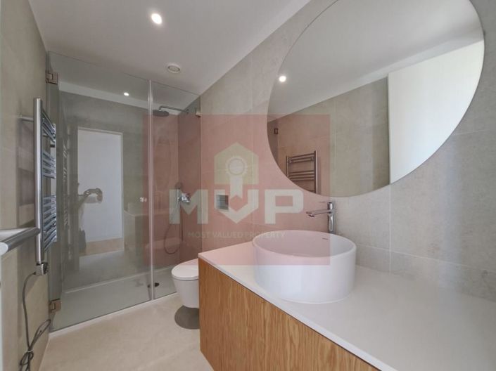 Image No.10-3 Bed House for sale