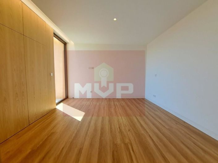 Image No.23-3 Bed House for sale