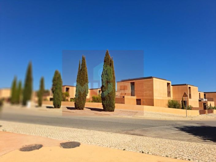 Image No.41-3 Bed House for sale