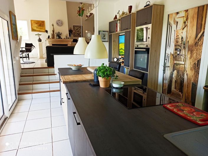 Image No.10-7 Bed House for sale