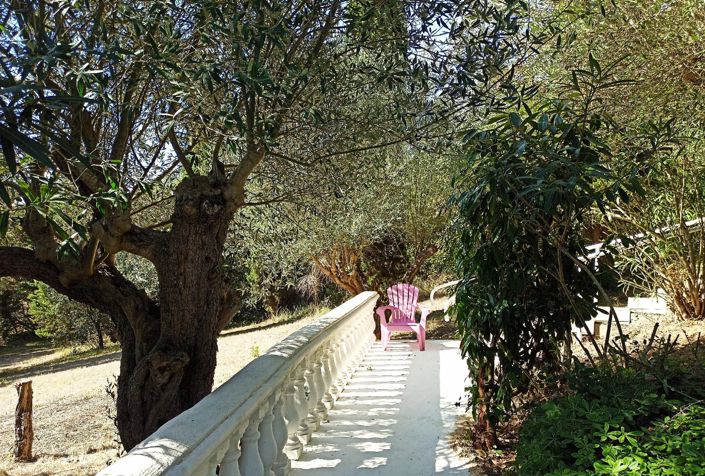 Image No.14-7 Bed House for sale