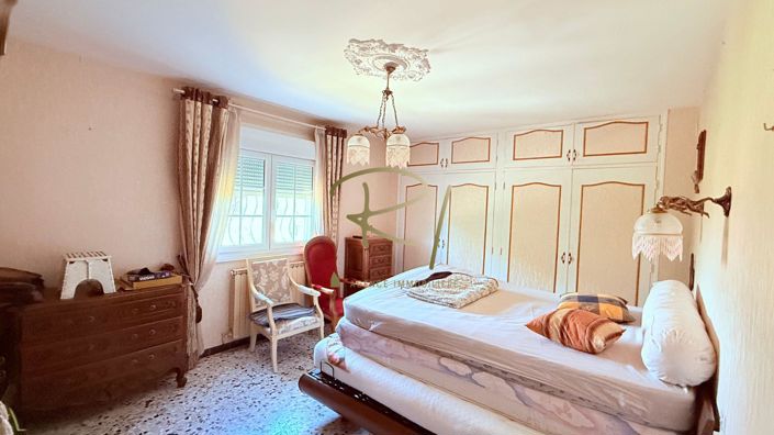 Image No.12-6 Bed House for sale