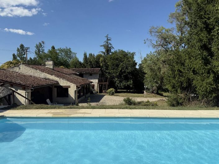 Image No.1-5 Bed House for sale
