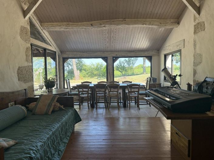 Image No.12-5 Bed House for sale