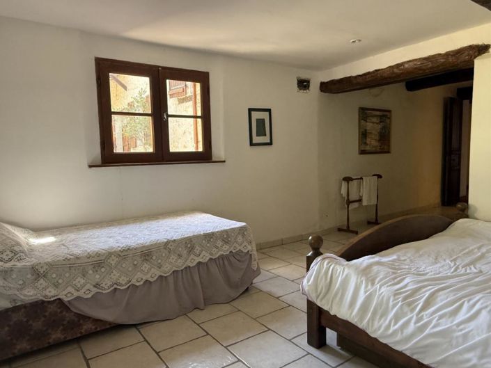 Image No.19-5 Bed House for sale