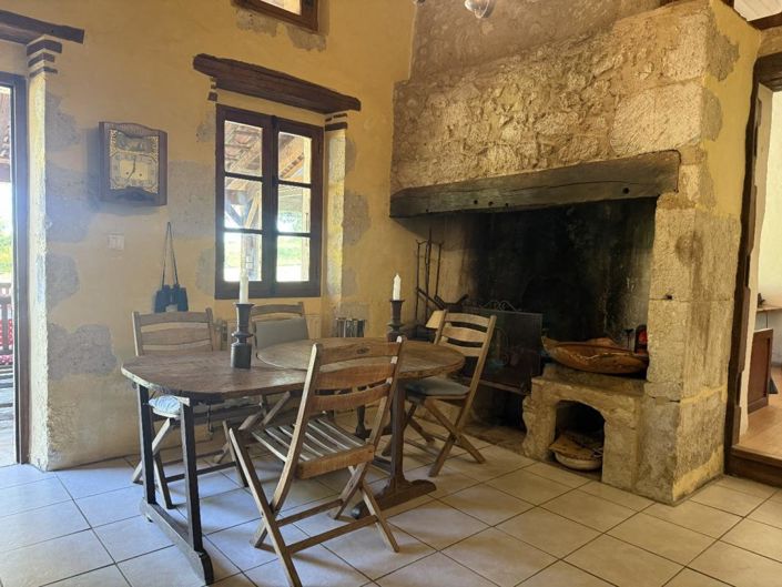 Image No.9-5 Bed House for sale