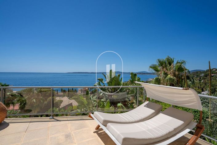 Image No.11-3 Bed House for sale