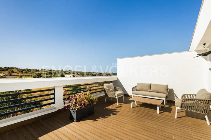 Image No.26-3 Bed House for sale