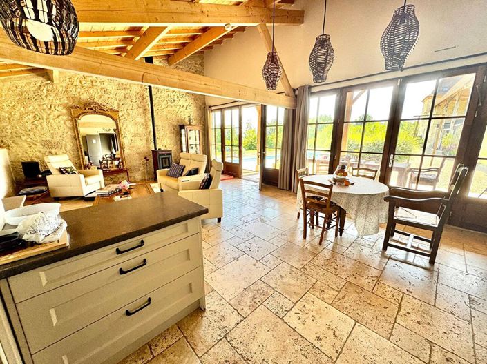 Image No.14-6 Bed House for sale