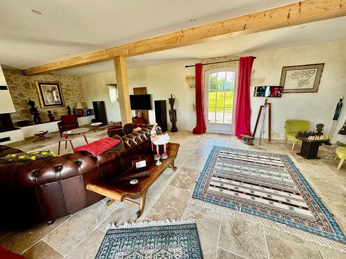 Image No.17-6 Bed House for sale