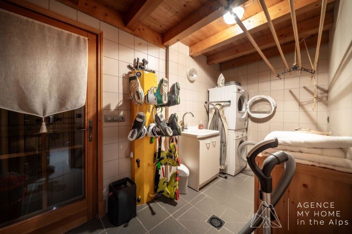 Image No.27-4 Bed House for sale