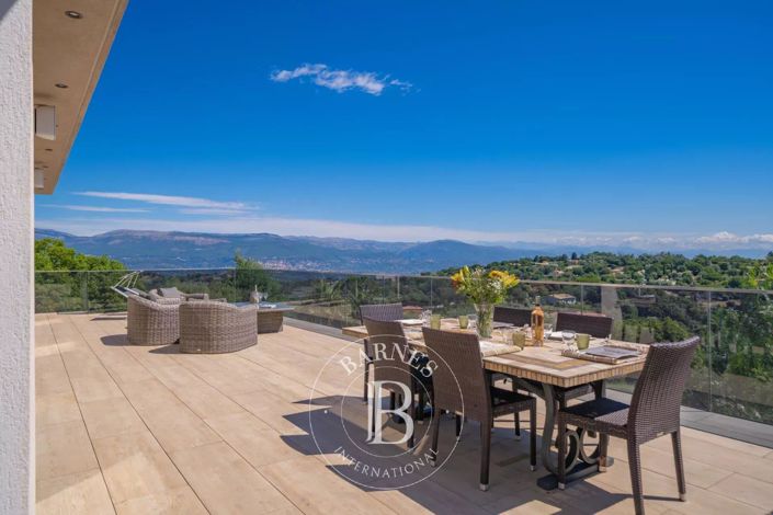 Image No.9-4 Bed House for sale